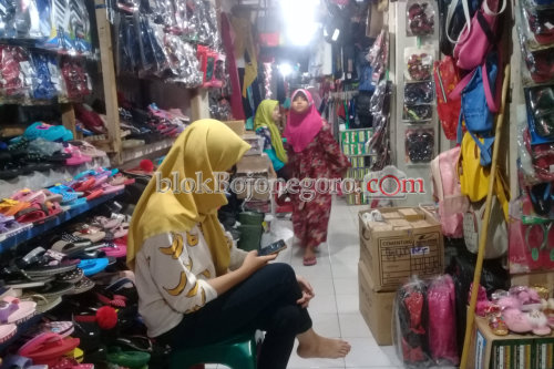 Dibuka Sampai Malam, Pasar Sumberrejo Perketat Keamanan